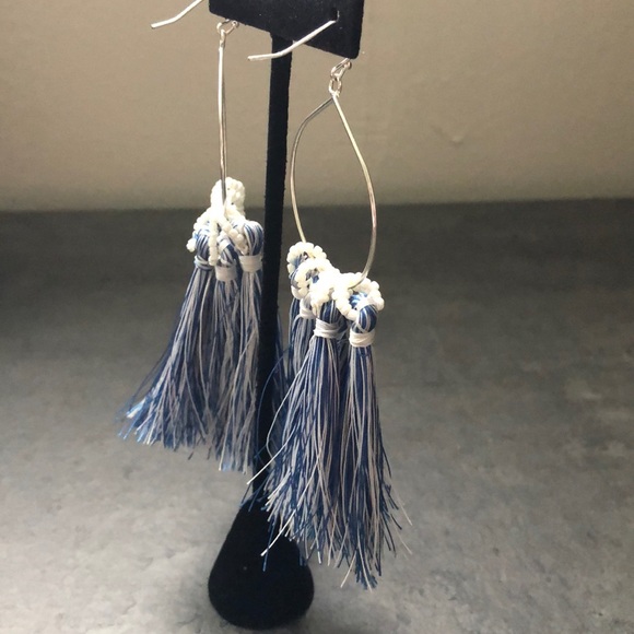 Tassel earrings - Picture 3 of 5